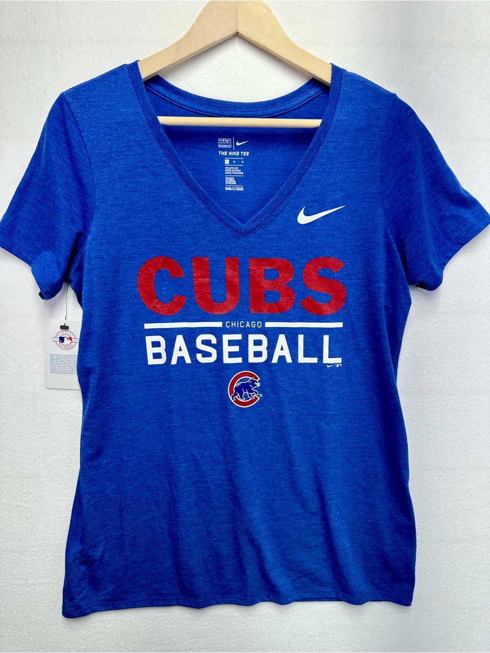 Nike Chicago Cubs Blue V‑Neck Tee • Women’s/Unisex MLB Baseball Shirt NWT P2P 21